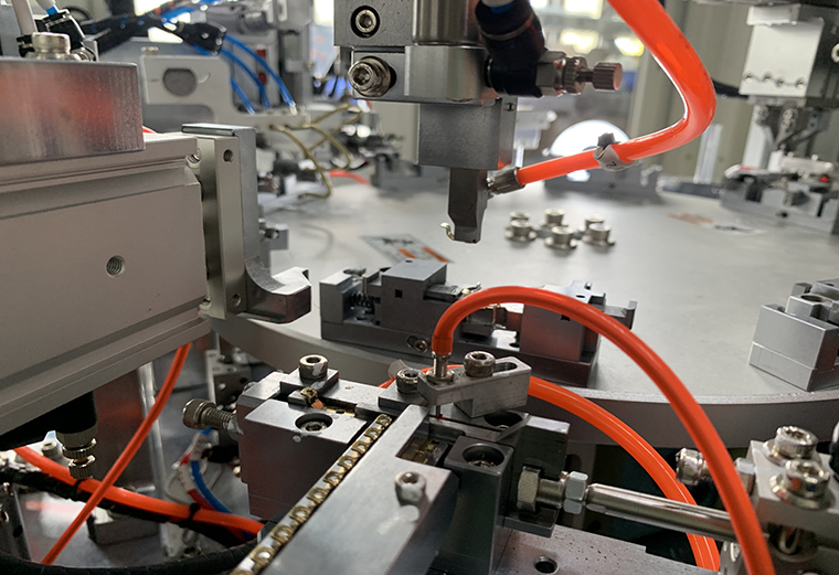 Customized Automatic Six Holes Socket Assembly Machine Production Line